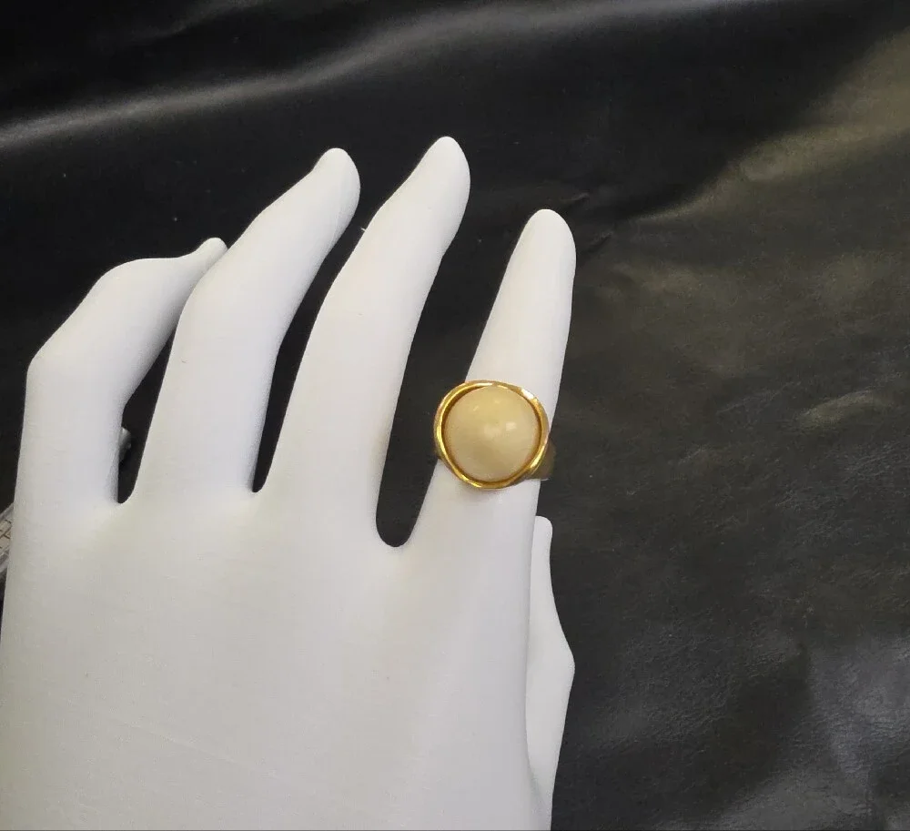 N/A elegant gold